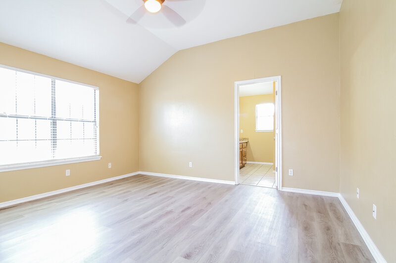 1,410/Mo, 2224 SW 135th Pl Oklahoma City, OK 73170 Main Bedroom View