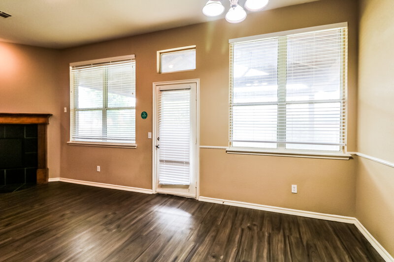 2,140/Mo, 2200 SW 141st Pl Oklahoma City, OK 73170 Dining Room View