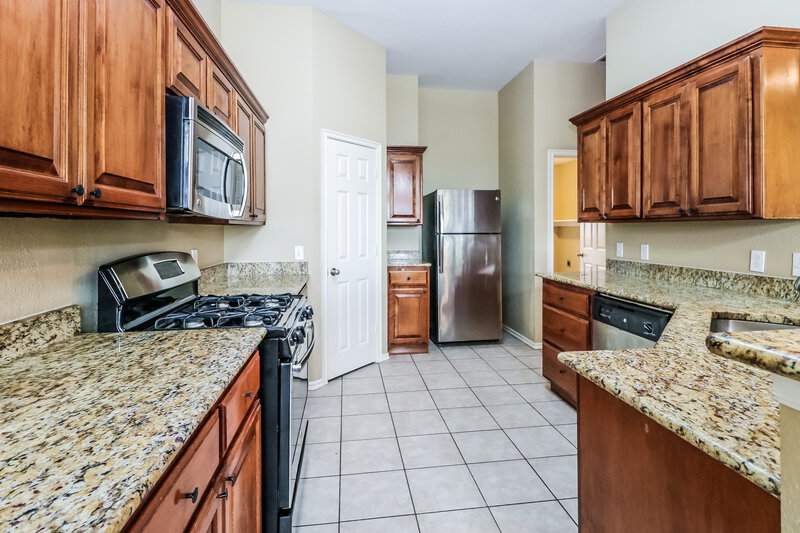 2,140/Mo, 2200 SW 141st Pl Oklahoma City, OK 73170 Kitchen View