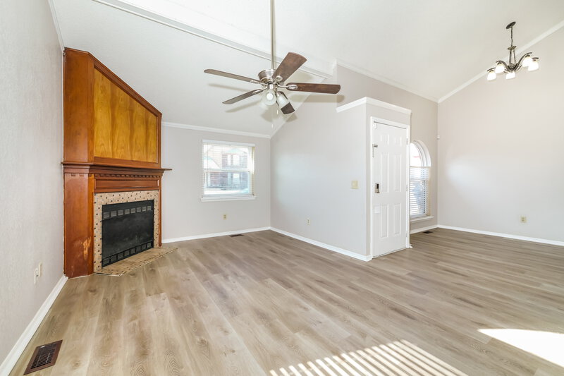 1,385/Mo, 2120 Briarcliff Dr Oklahoma City, OK 73170 Living Room View