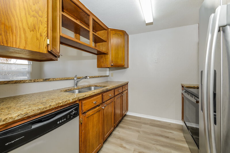 1,385/Mo, 2120 Briarcliff Dr Oklahoma City, OK 73170 Kitchen View