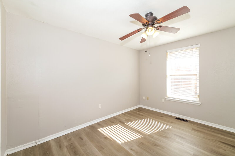 1,385/Mo, 2120 Briarcliff Dr Oklahoma City, OK 73170 Bedroom View 2