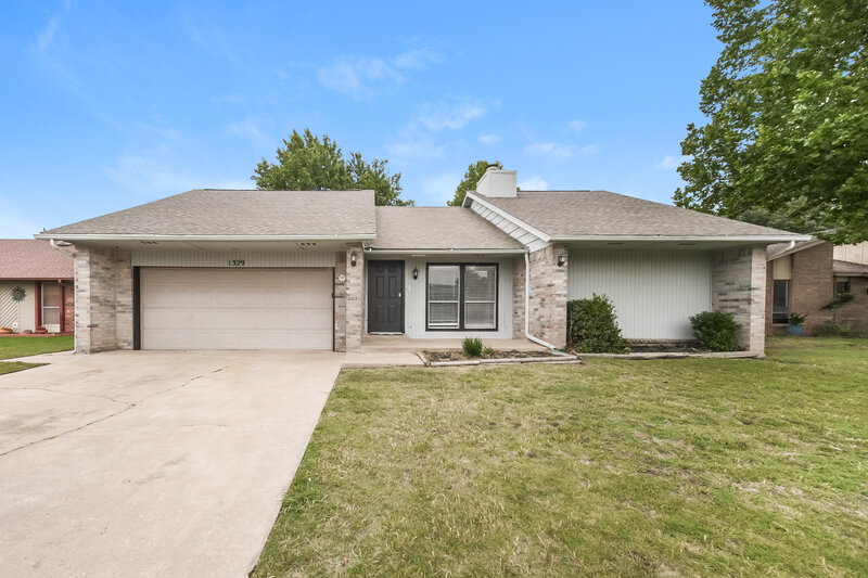 1,650/Mo, 1329 W Cedarbrook Ln Oklahoma City, OK 73170 External View