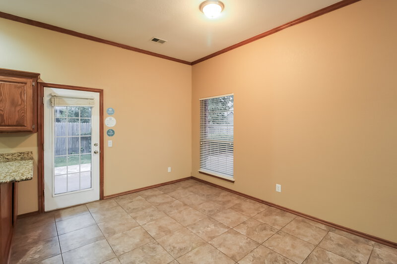 1,500/Mo, 509 SW 156th St Oklahoma City, OK 73170 Dining Room View