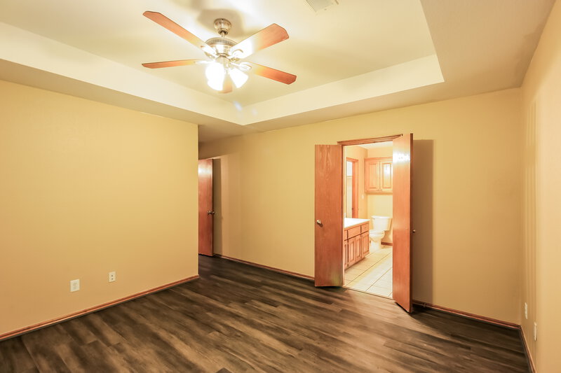 1,500/Mo, 509 SW 156th St Oklahoma City, OK 73170 Main Bedroom View