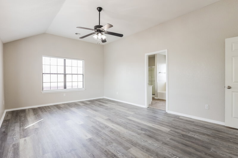 1,690/Mo, 2209 SW 135th Pl Oklahoma City, OK 73170 Main Bedroom View