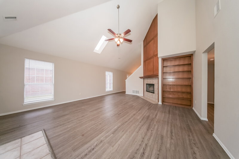 1,660/Mo, 1306 SW 22nd St Oklahoma City, OK 73170 Living Room View