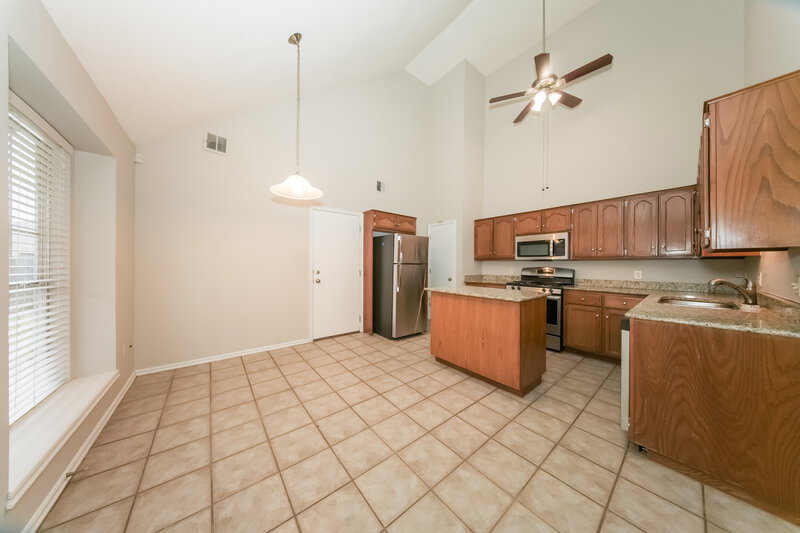 1,660/Mo, 1306 SW 22nd St Oklahoma City, OK 73170 Dining Room View