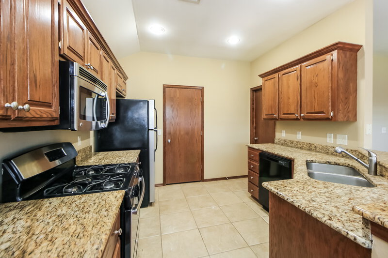 1,635/Mo, 3809 Windgate East St Oklahoma City, OK 73179 Kitchen View