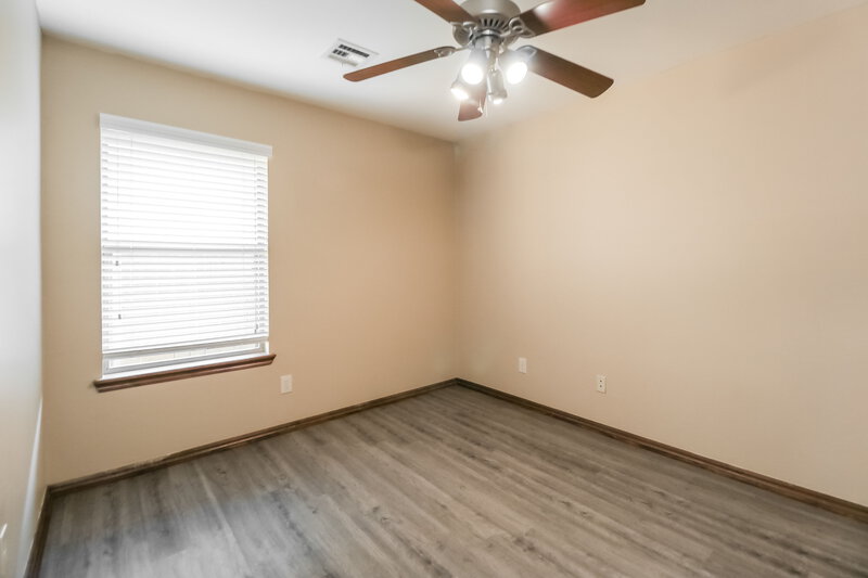 1,635/Mo, 3809 Windgate East St Oklahoma City, OK 73179 Bedroom View 2