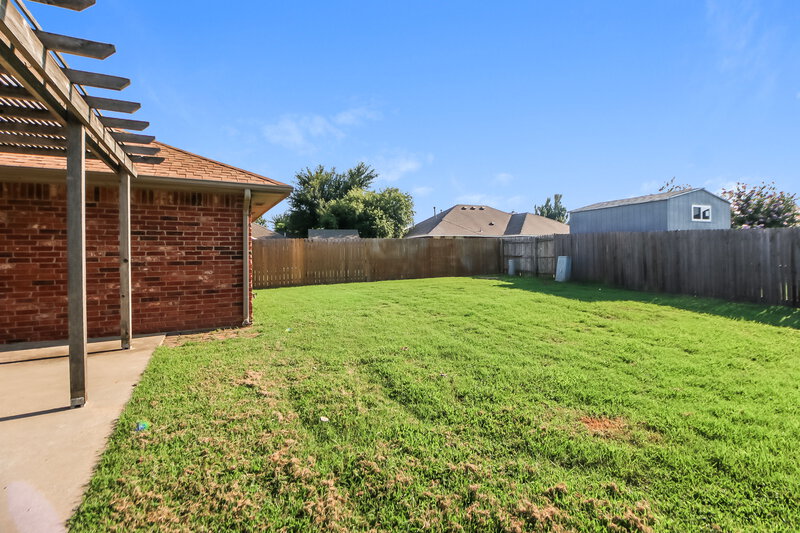 1,635/Mo, 3809 Windgate East St Oklahoma City, OK 73179 Backyard View