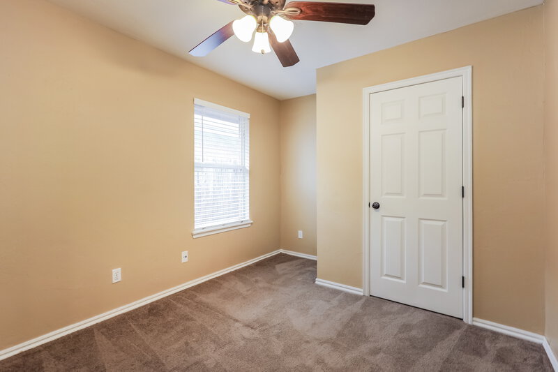 1,555/Mo, 8524 SW 37th St Oklahoma City, OK 73179 Bedroom View