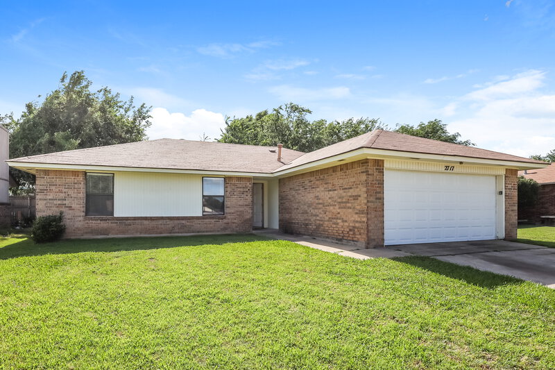 1,330/Mo, 2717 Paxton Pl Spencer, OK 73084 Front View