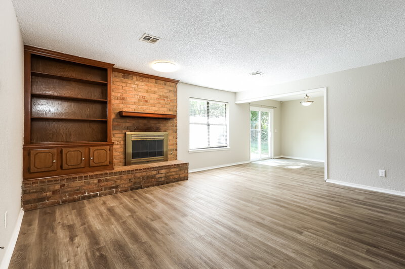 1,330/Mo, 2717 Paxton Pl Spencer, OK 73084 Living Room View