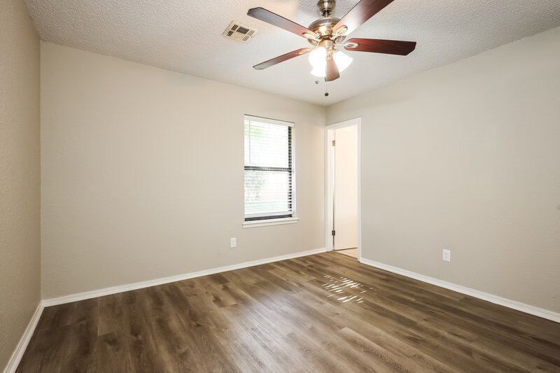 1,330/Mo, 2717 Paxton Pl Spencer, OK 73084 Main Bedroom View 2