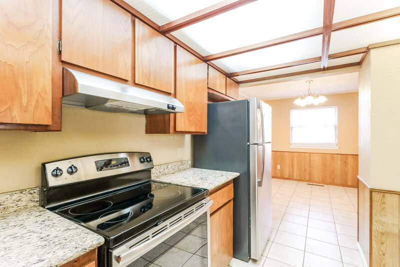 1,285/Mo, 10301 Birkenhead Rd Yukon, OK 73099 Kitchen View