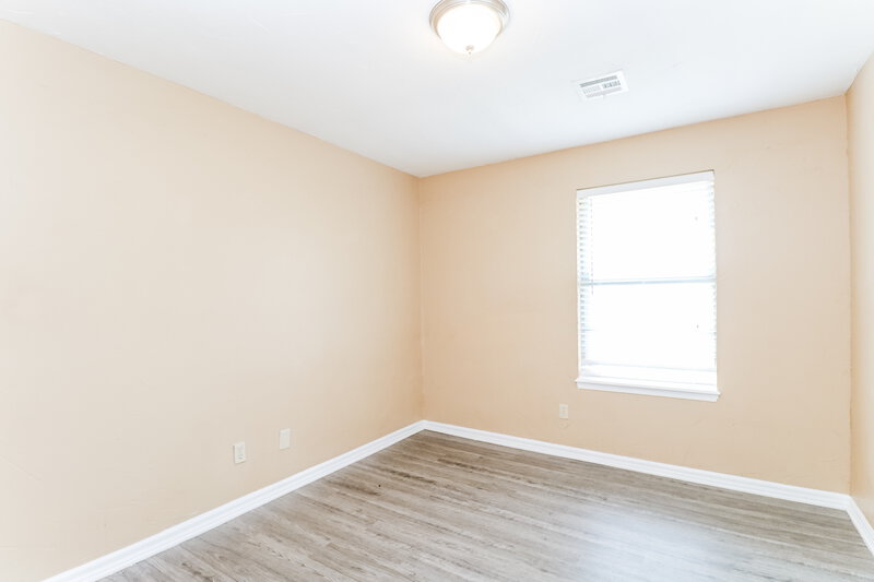 1,285/Mo, 10301 Birkenhead Rd Yukon, OK 73099 Bedroom View 2