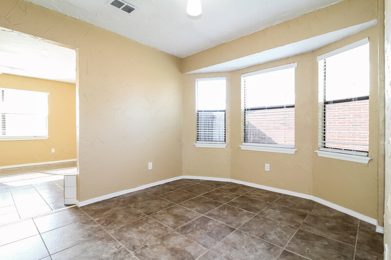 1,280/Mo, 205 Harrogate Dr Yukon, OK 73099 Dining Room View