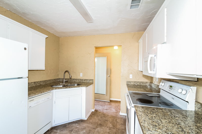 1,280/Mo, 205 Harrogate Dr Yukon, OK 73099 Kitchen View