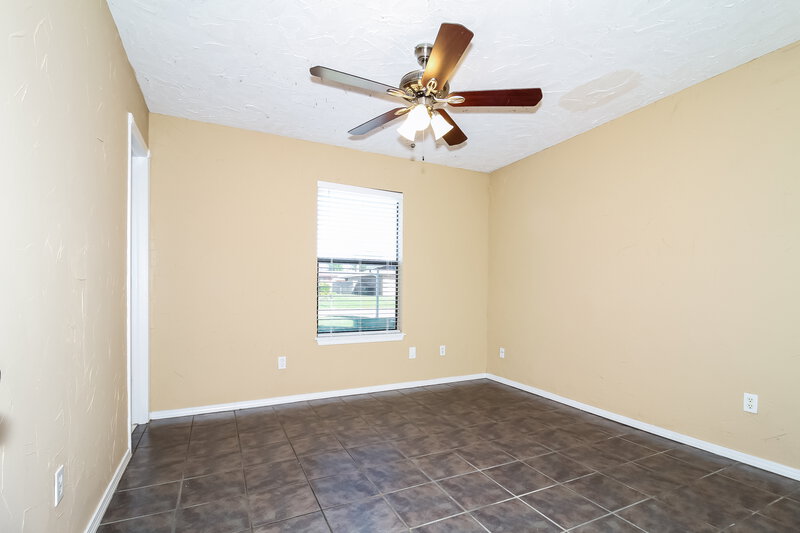 1,280/Mo, 205 Harrogate Dr Yukon, OK 73099 Main Bedroom View