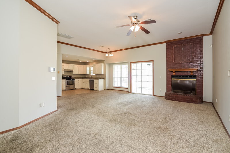 1,500/Mo, 6001 SE 84th St Oklahoma City, OK 73135 Living Room View 2