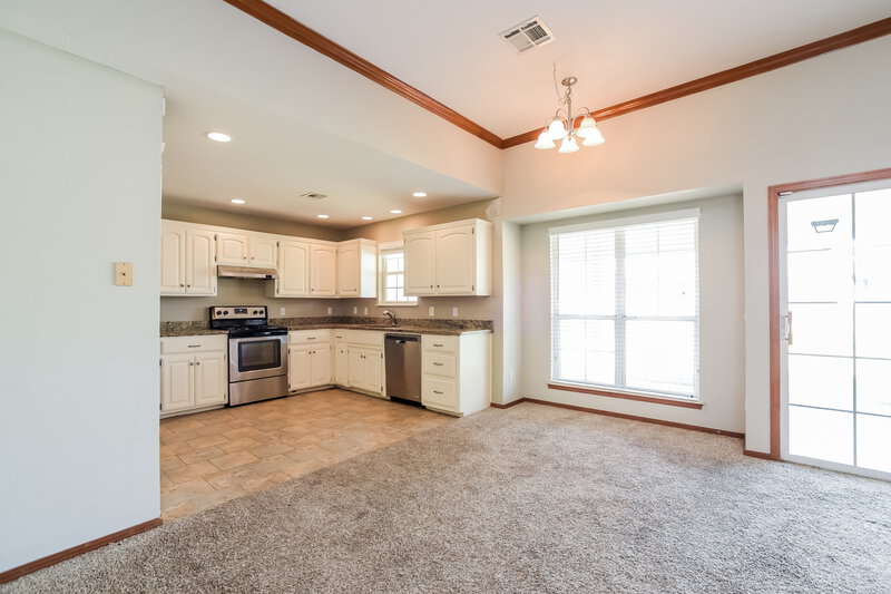 1,500/Mo, 6001 SE 84th St Oklahoma City, OK 73135 Dining Room View 2