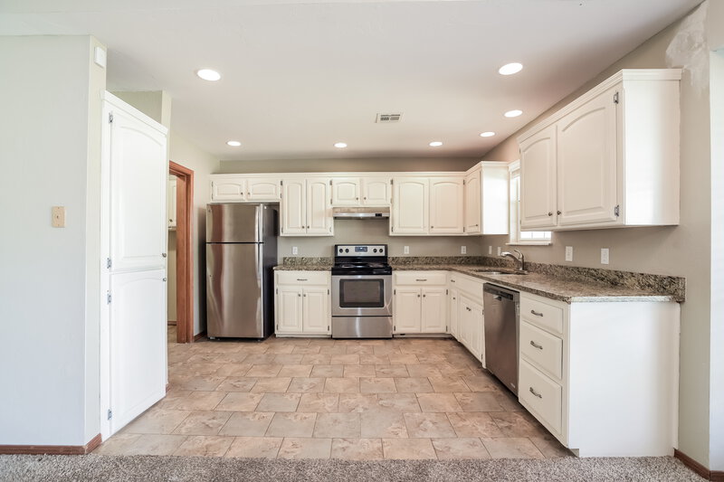 1,500/Mo, 6001 SE 84th St Oklahoma City, OK 73135 Kitchen View