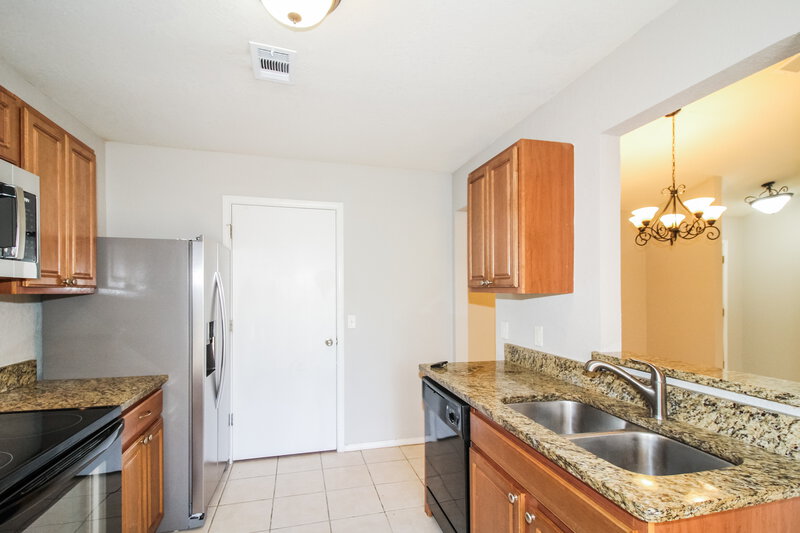 1,515/Mo, 5524 Del Creek Rd Oklahoma City, OK 73117 Kitchen View