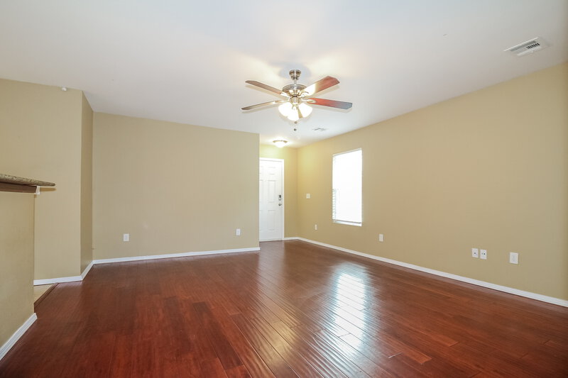 1,300/Mo, 8120 Rausch Ln Oklahoma City, OK 73135 Living Room View 3