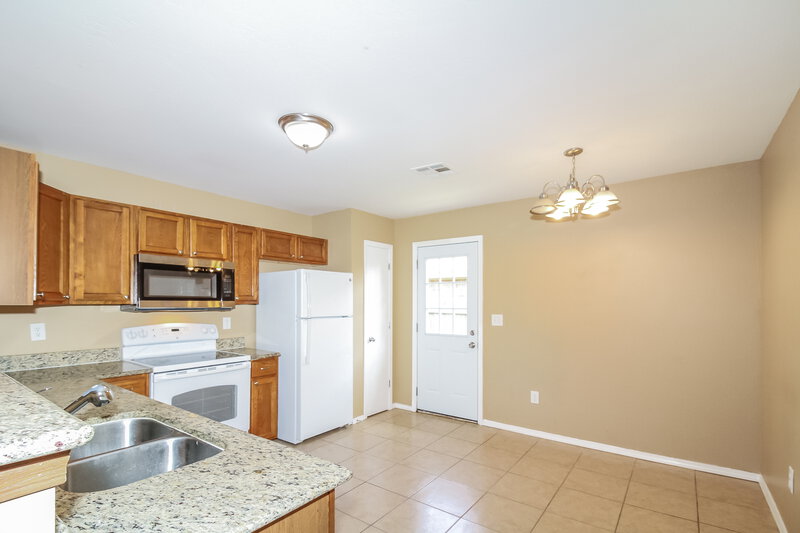 1,300/Mo, 8120 Rausch Ln Oklahoma City, OK 73135 Dining Room View