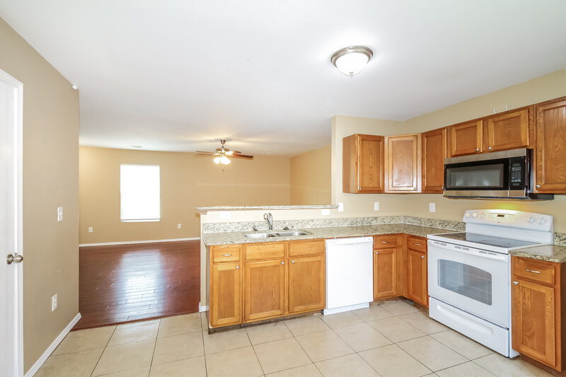 1,300/Mo, 8120 Rausch Ln Oklahoma City, OK 73135 Kitchen View