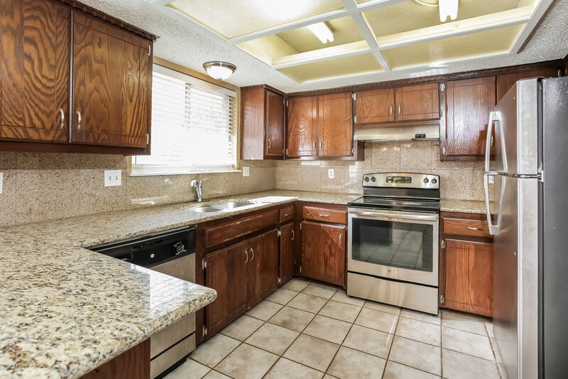 1,276/Mo, 11909 Sagamore Dr Yukon, OK 73099 Kitchen View
