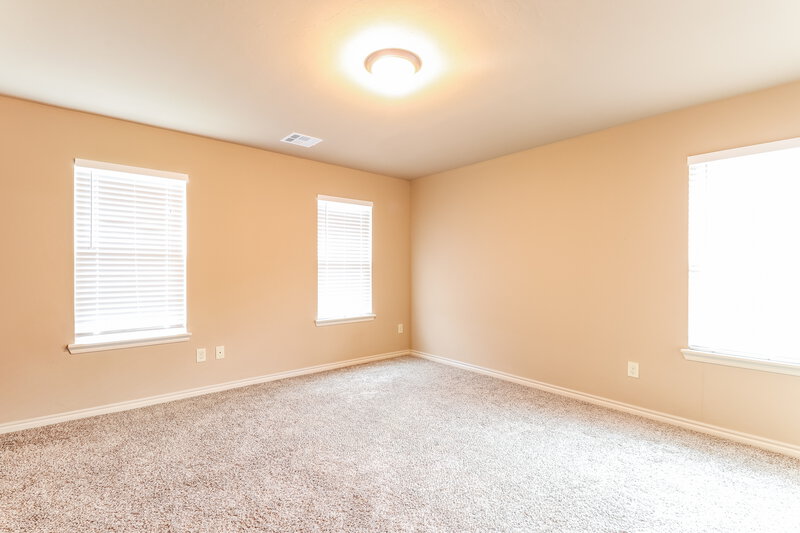 1,465/Mo, 421 Pearl St Yukon, OK 73099 Main Bedroom View
