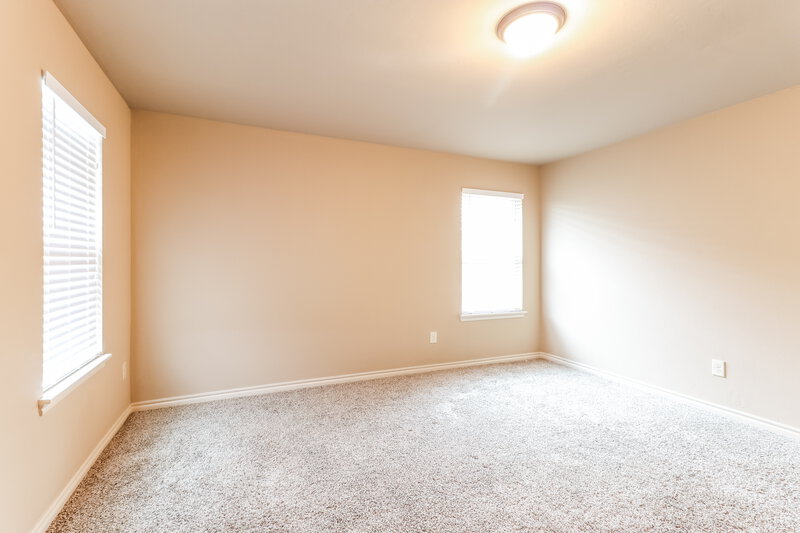 1,465/Mo, 421 Pearl St Yukon, OK 73099 Main Bedroom View 2