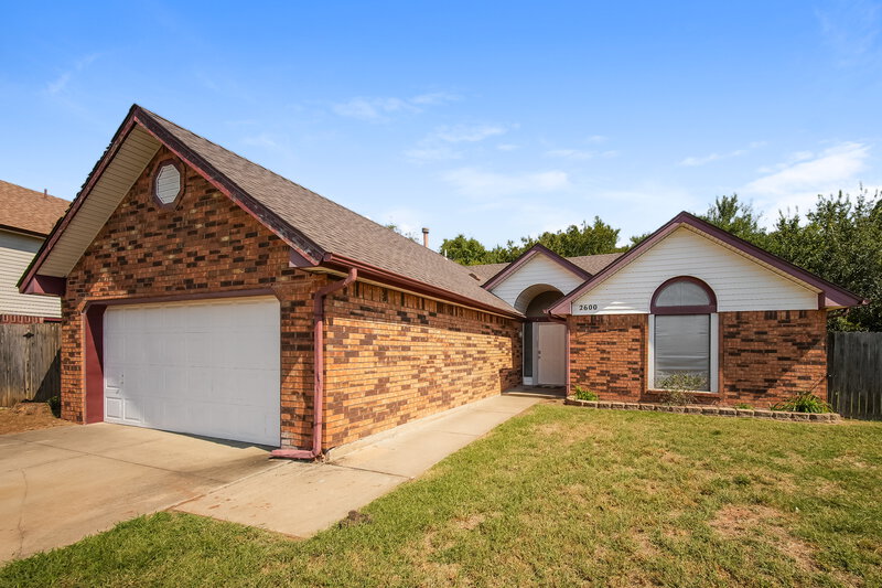 1,405/Mo, 2600 Amy Ct Moore, OK 73160 Front View