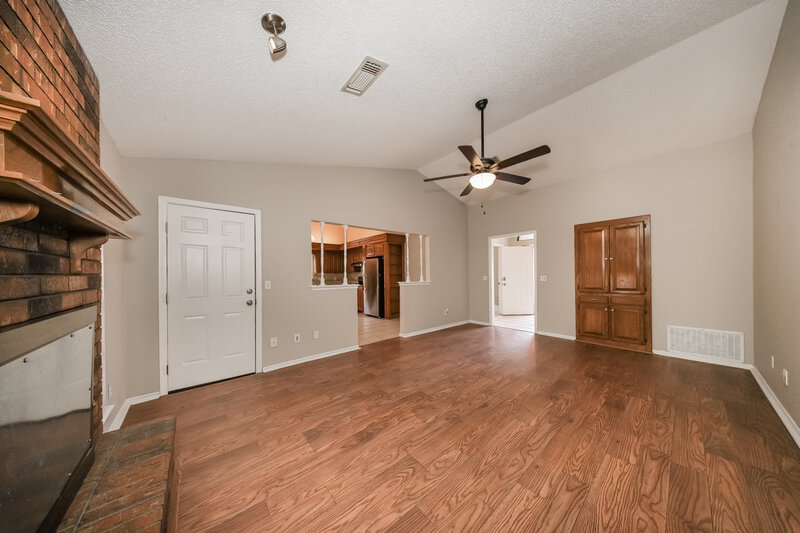 1,405/Mo, 2600 Amy Ct Moore, OK 73160 Living Room View