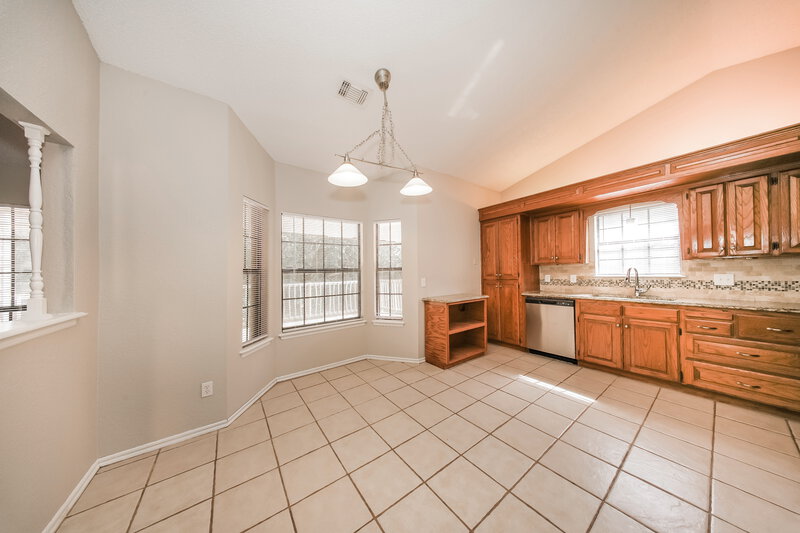 1,405/Mo, 2600 Amy Ct Moore, OK 73160 Dining Room View