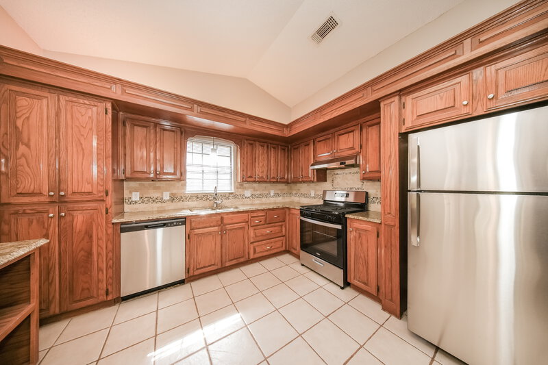 1,405/Mo, 2600 Amy Ct Moore, OK 73160 Kitchen View 2