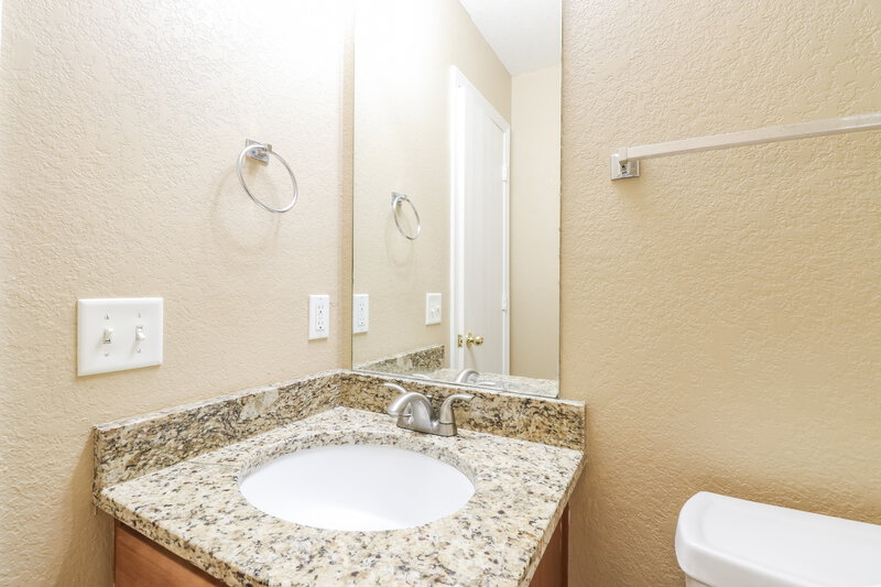 1,500/Mo, 5536 Bush Creek Way oklahoma city, OK 73117 Bathroom View