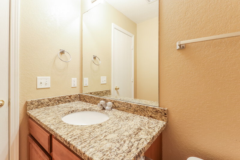 1,500/Mo, 5536 Bush Creek Way oklahoma city, OK 73117 Bathroom View 2
