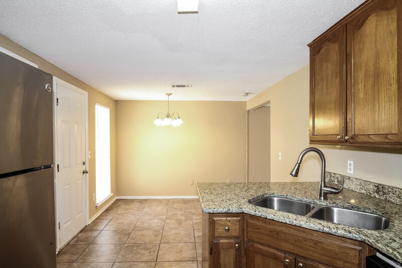 1,380/Mo, 2110 Westmore Dr Moore, OK 73170 Dining Room View