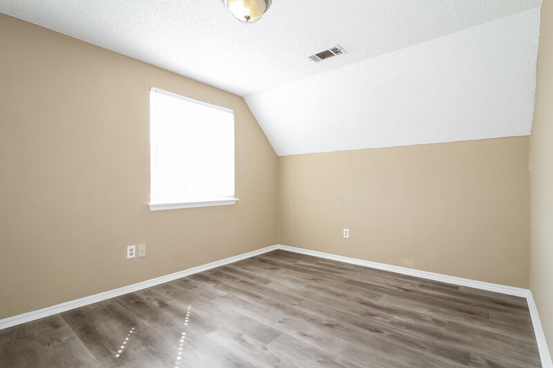 1,380/Mo, 2110 Westmore Dr Moore, OK 73170 Bedroom View 3