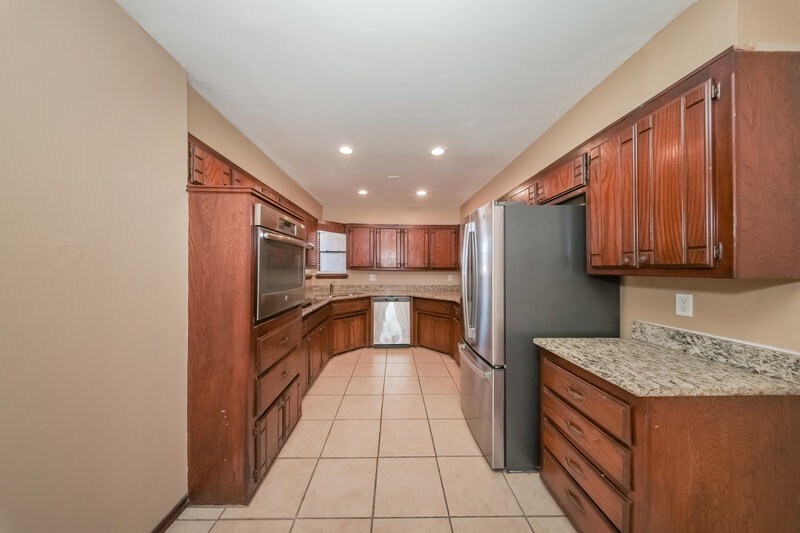 1,480/Mo, 808 Waterview Rd Oklahoma City, OK 73170 Kitchen View 2