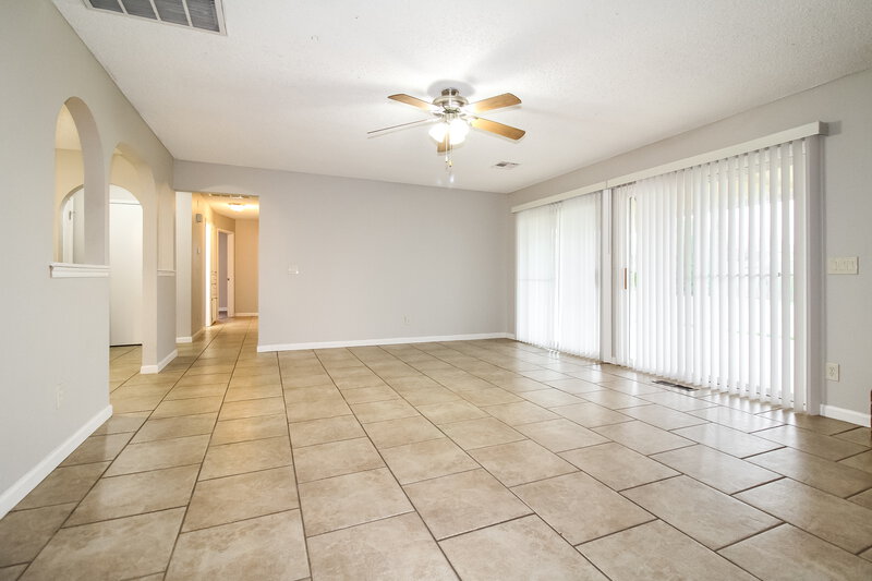 1,450/Mo, 8705 Dena Ln Oklahoma City, OK 73132 Living Room View 2