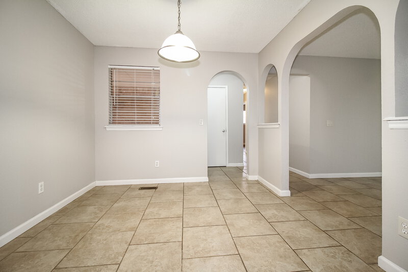 1,450/Mo, 8705 Dena Ln Oklahoma City, OK 73132 Dining Room View