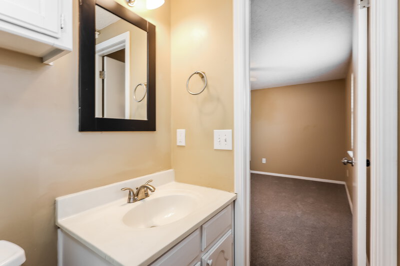 1,395/Mo, 804 Branchwood Ct Norman, OK 73072 Main Bathroom View 2