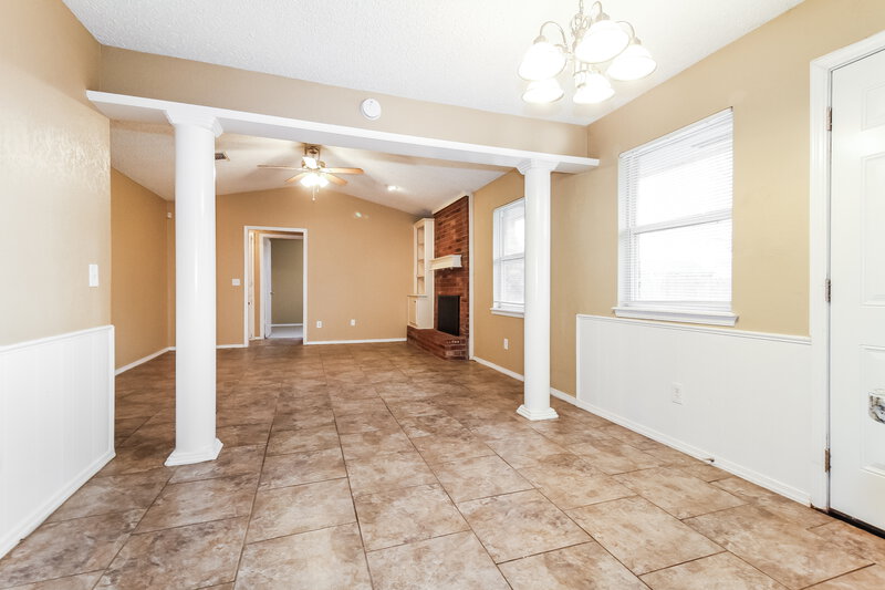 1,405/Mo, 1100 SE 11th St Moore, OK 73160 Dining Room View