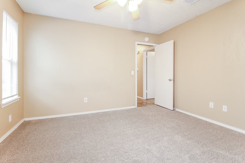 1,405/Mo, 1100 SE 11th St Moore, OK 73160 Main Bedroom View 2