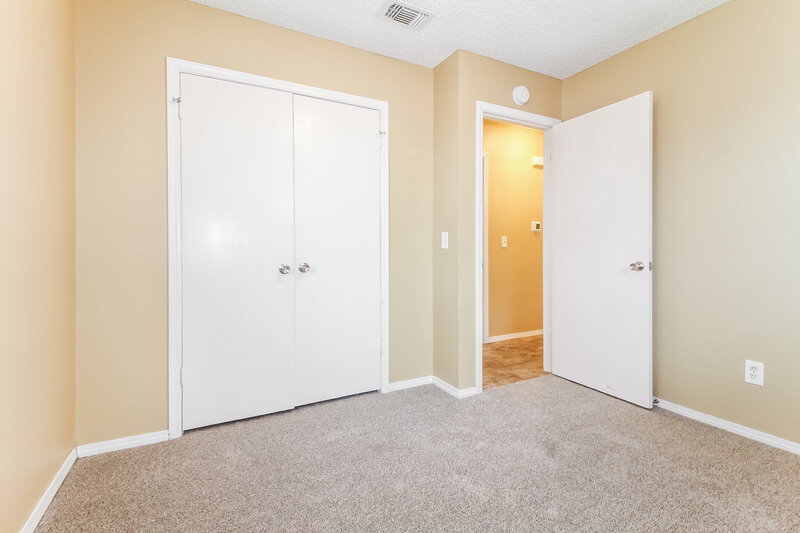 1,405/Mo, 1100 SE 11th St Moore, OK 73160 Bedroom View 3