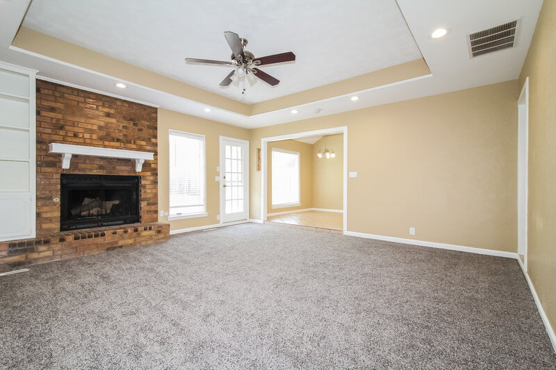 1,475/Mo, 1204 Lynn Fry Blvd Midwest City, OK 73130 Living Room View 2
